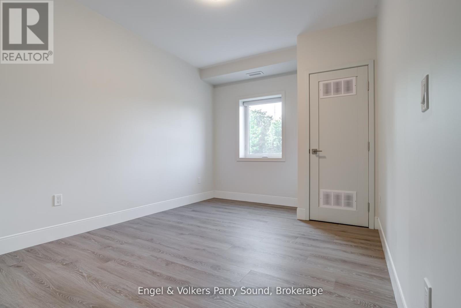 201 - 51 George Street, Parry Sound, Ontario  P2A 2R2 - Photo 9 - X12888572