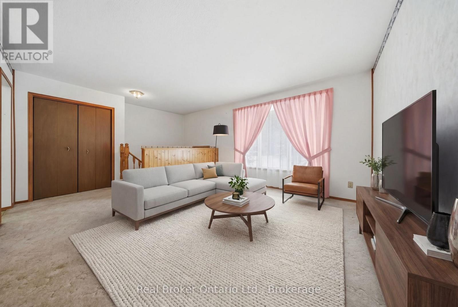 142 Bee Street, Woodstock (Woodstock - South), Ontario  N4S 3Z4 - Photo 10 - X12888644