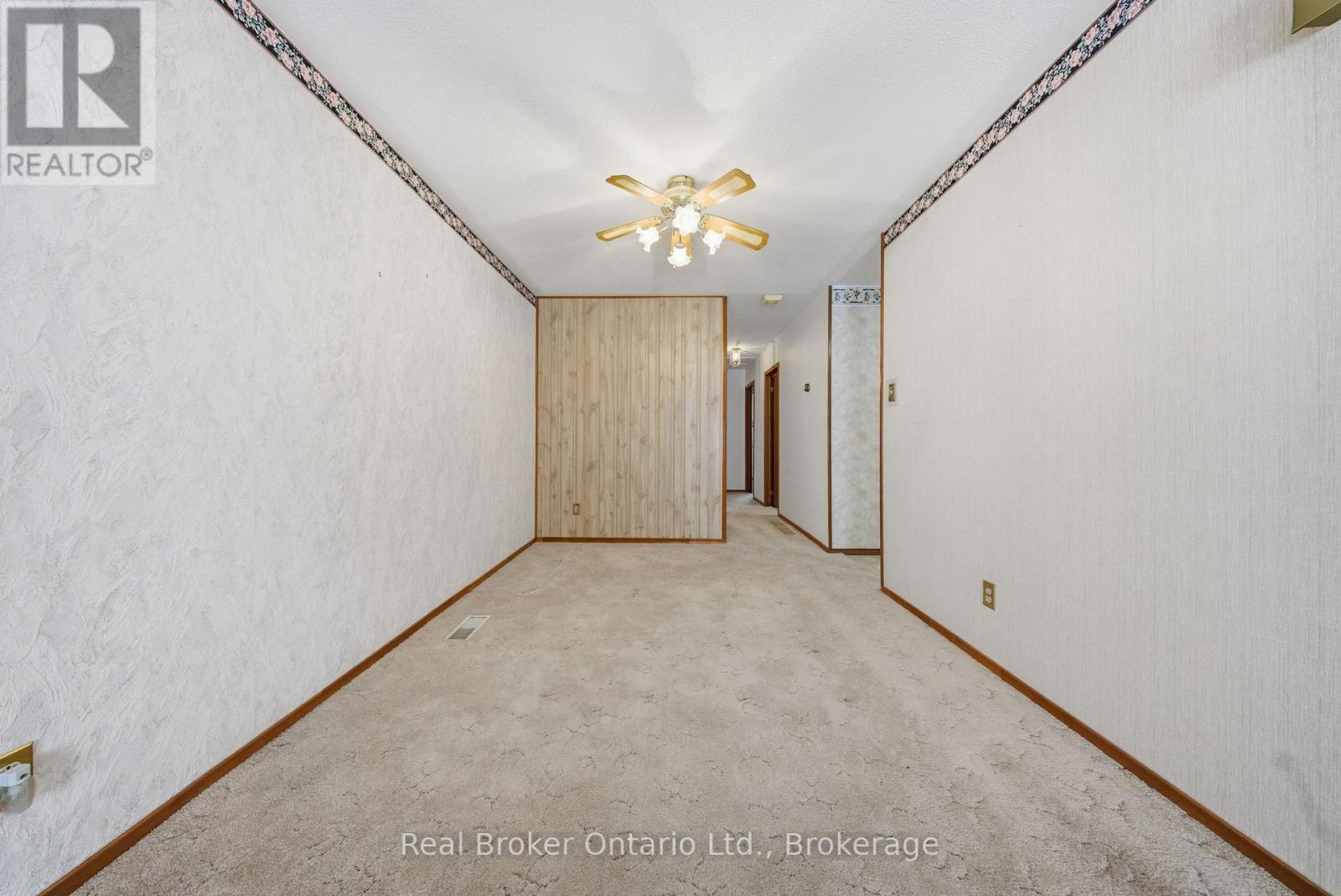 142 Bee Street, Woodstock (Woodstock - South), Ontario  N4S 3Z4 - Photo 12 - X12888644