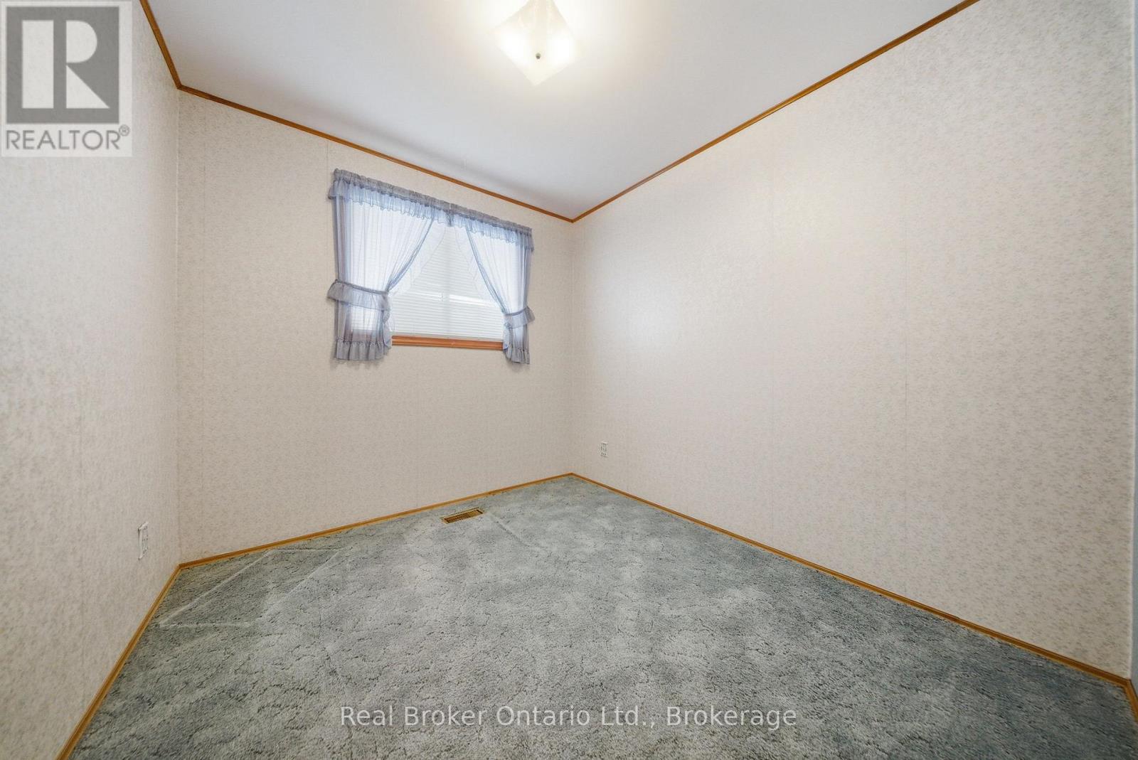 142 Bee Street, Woodstock (Woodstock - South), Ontario  N4S 3Z4 - Photo 22 - X12888644