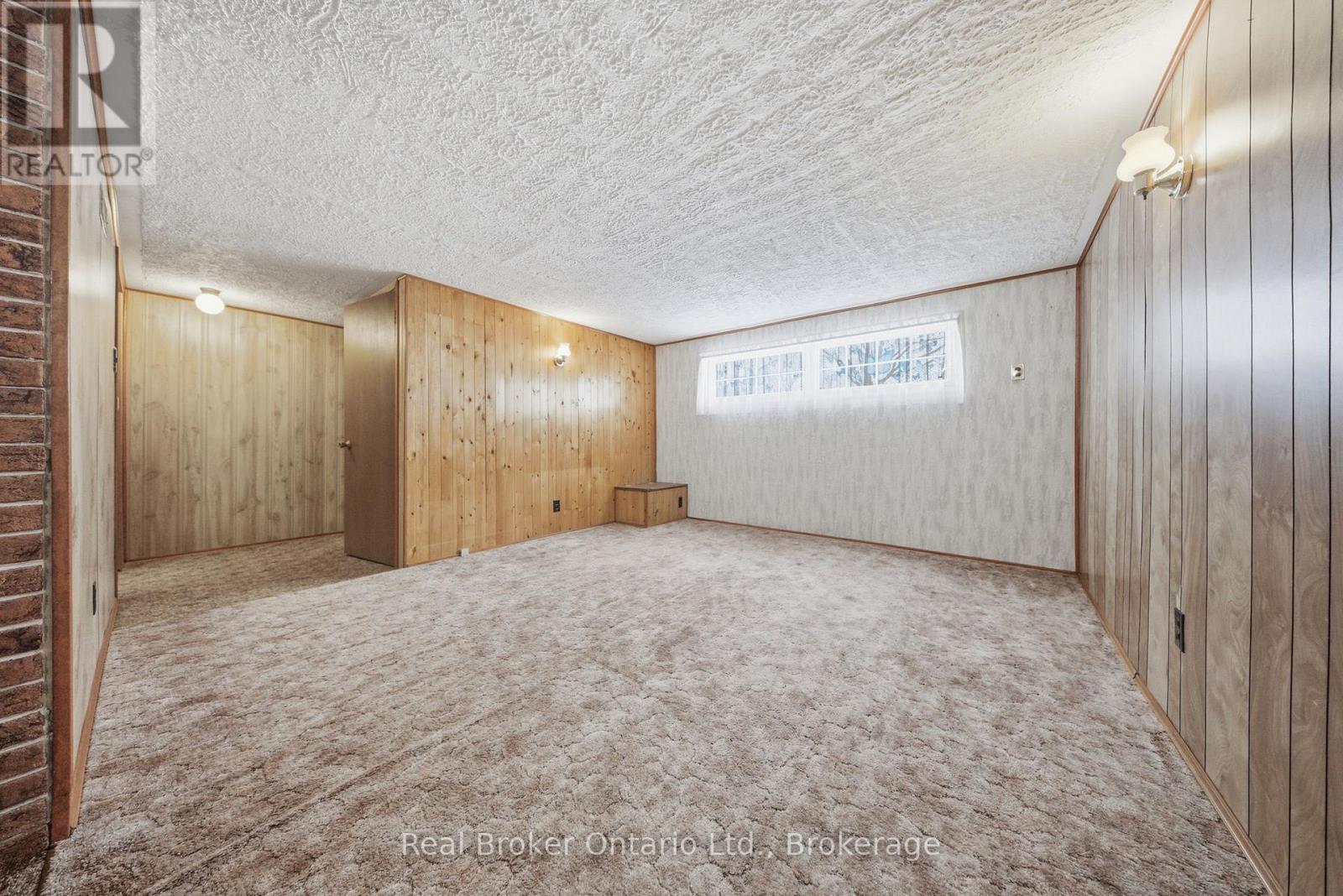 142 Bee Street, Woodstock (Woodstock - South), Ontario  N4S 3Z4 - Photo 25 - X12888644