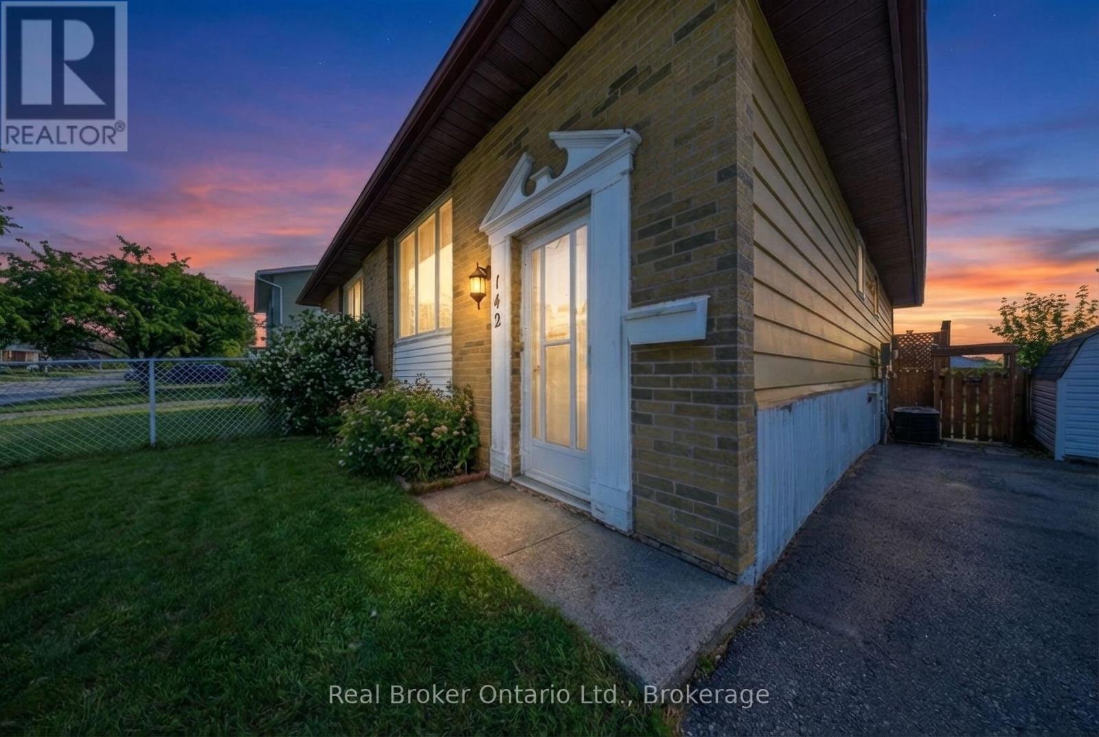 142 Bee Street, Woodstock (Woodstock - South), Ontario  N4S 3Z4 - Photo 4 - X12888644