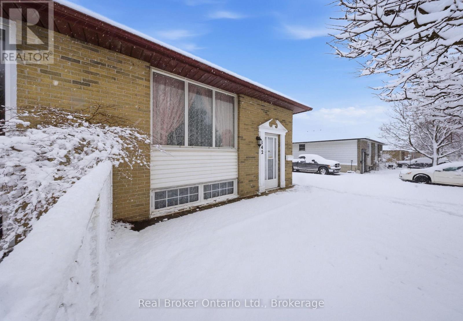 142 Bee Street, Woodstock (Woodstock - South), Ontario  N4S 3Z4 - Photo 6 - X12888644