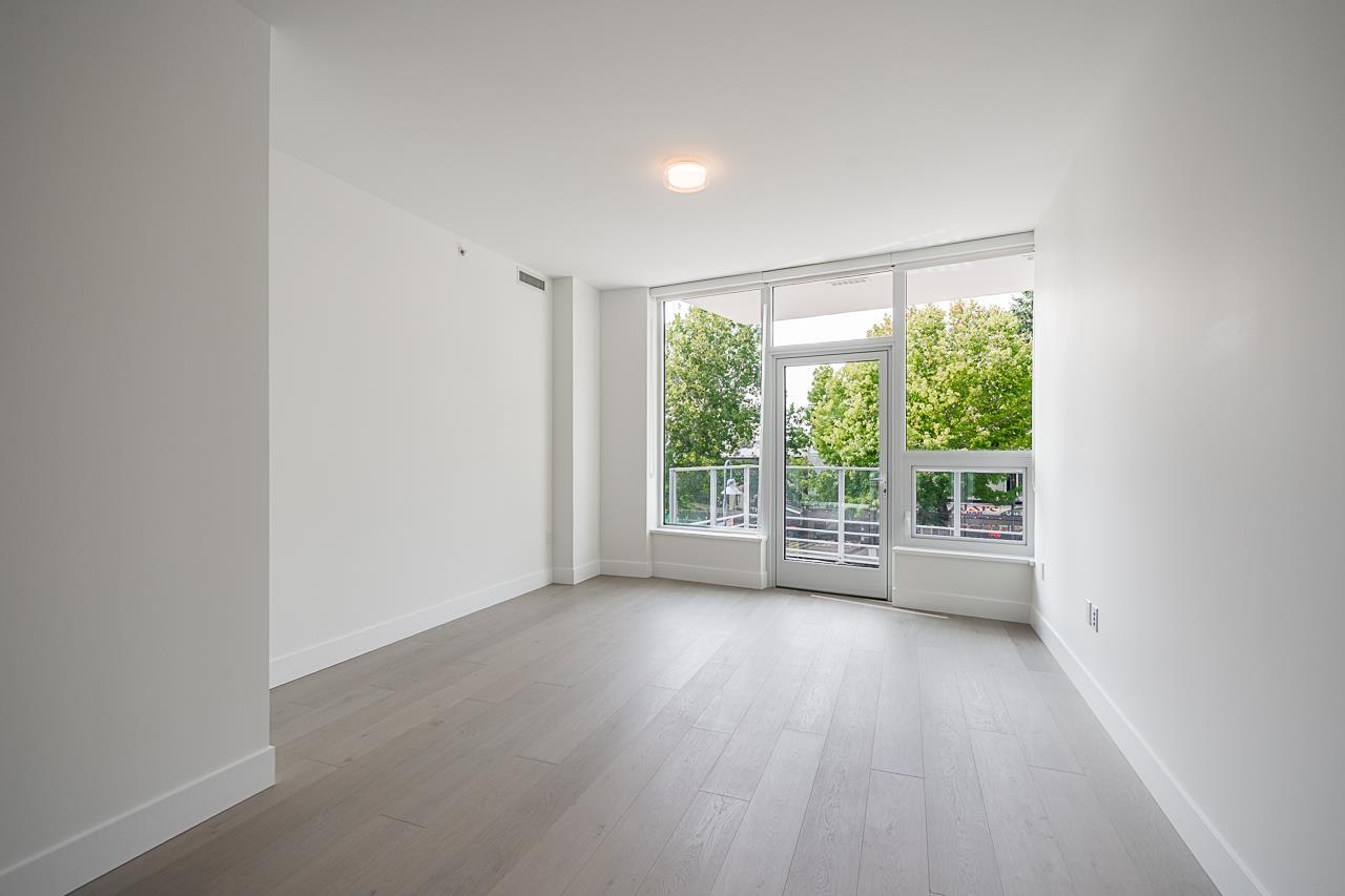 Listing Picture 6 of 27 : 212 1342 JOHNSTON ROAD, White Rock - 魯藝地產 Yvonne Lu Group - MLS Medallion Club Member