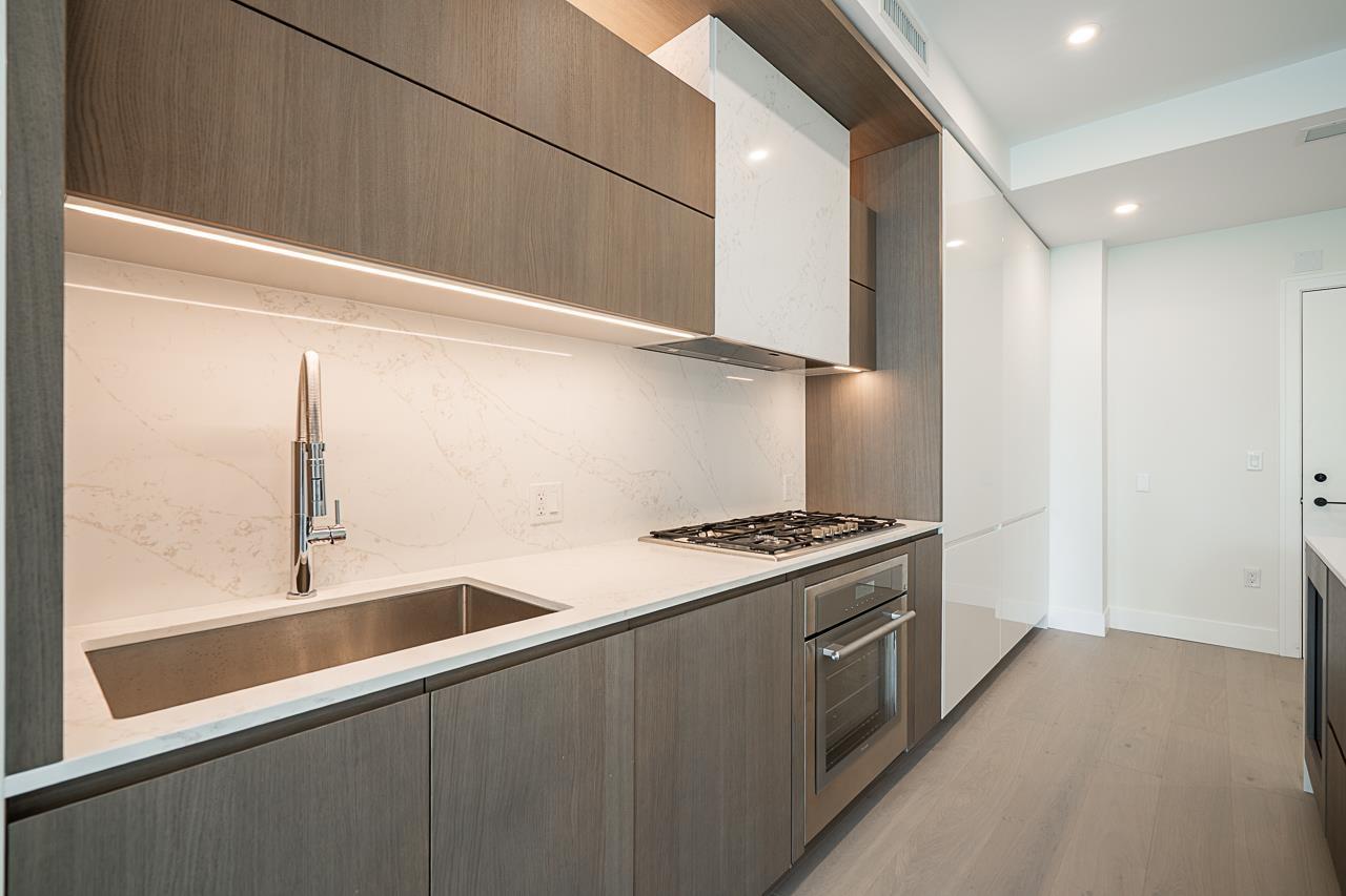 Listing Picture 2 of 27 : 212 1342 JOHNSTON ROAD, White Rock - 魯藝地產 Yvonne Lu Group - MLS Medallion Club Member