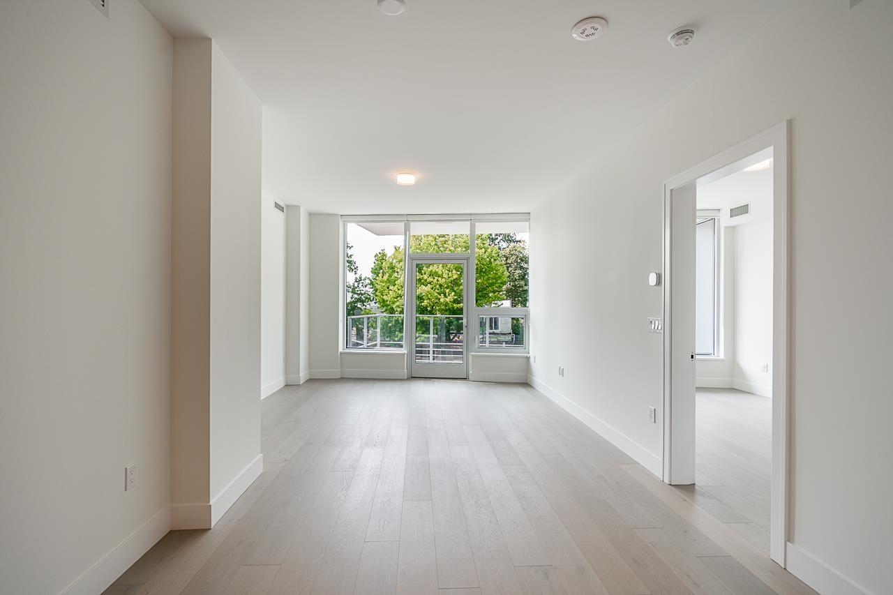 Listing Picture 5 of 27 : 212 1342 JOHNSTON ROAD, White Rock - 魯藝地產 Yvonne Lu Group - MLS Medallion Club Member