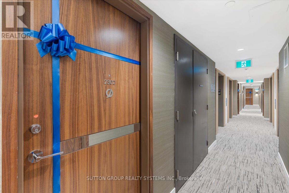 <div class="slider-price">$865,000</div><p>2302 - 38 Widmer Street, Toronto, Ontario</p>