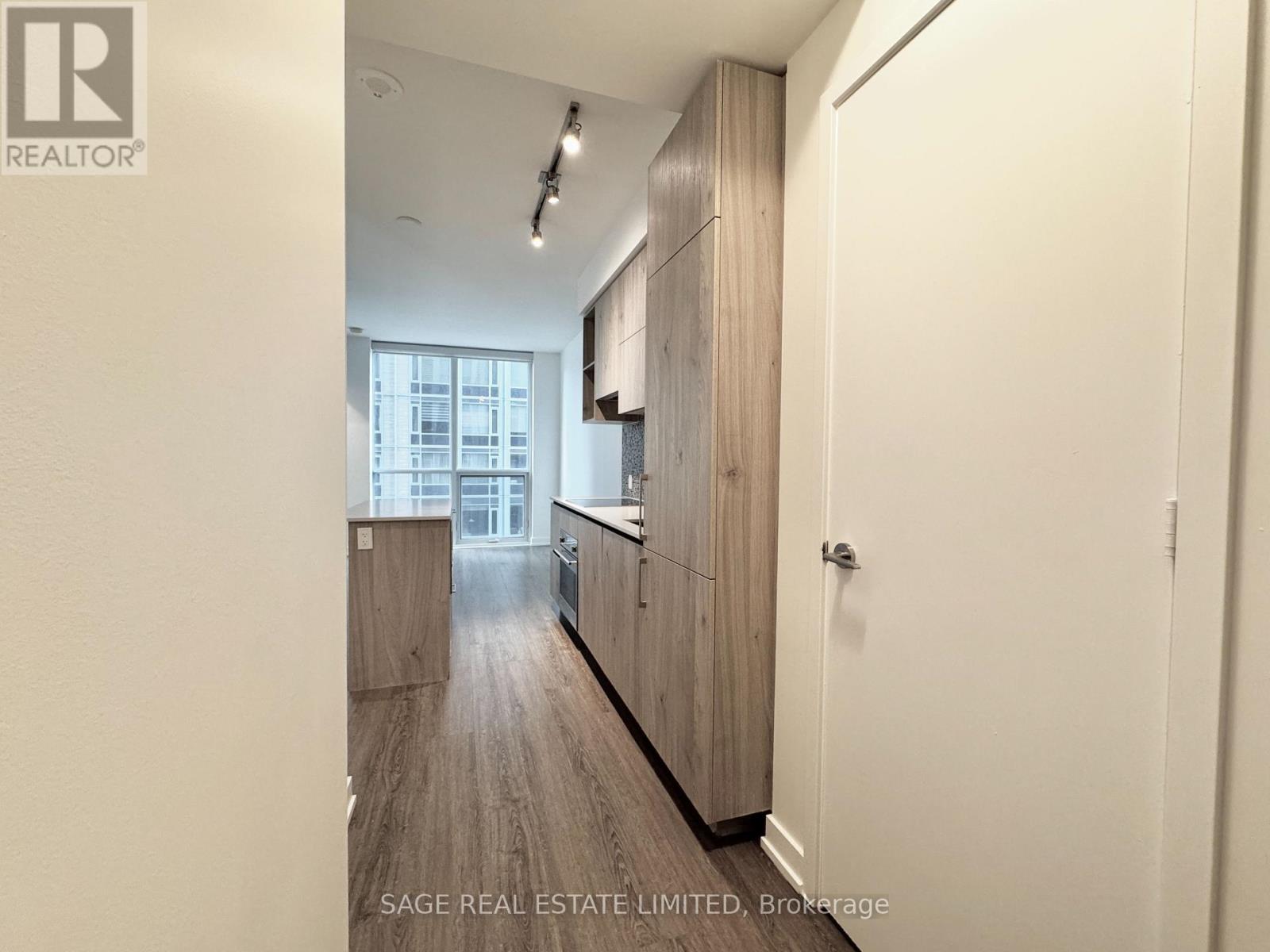 1204 - 1 Yorkville Avenue, Toronto (Annex), Ontario  M4W 0B1 - Photo 2 - C12888720