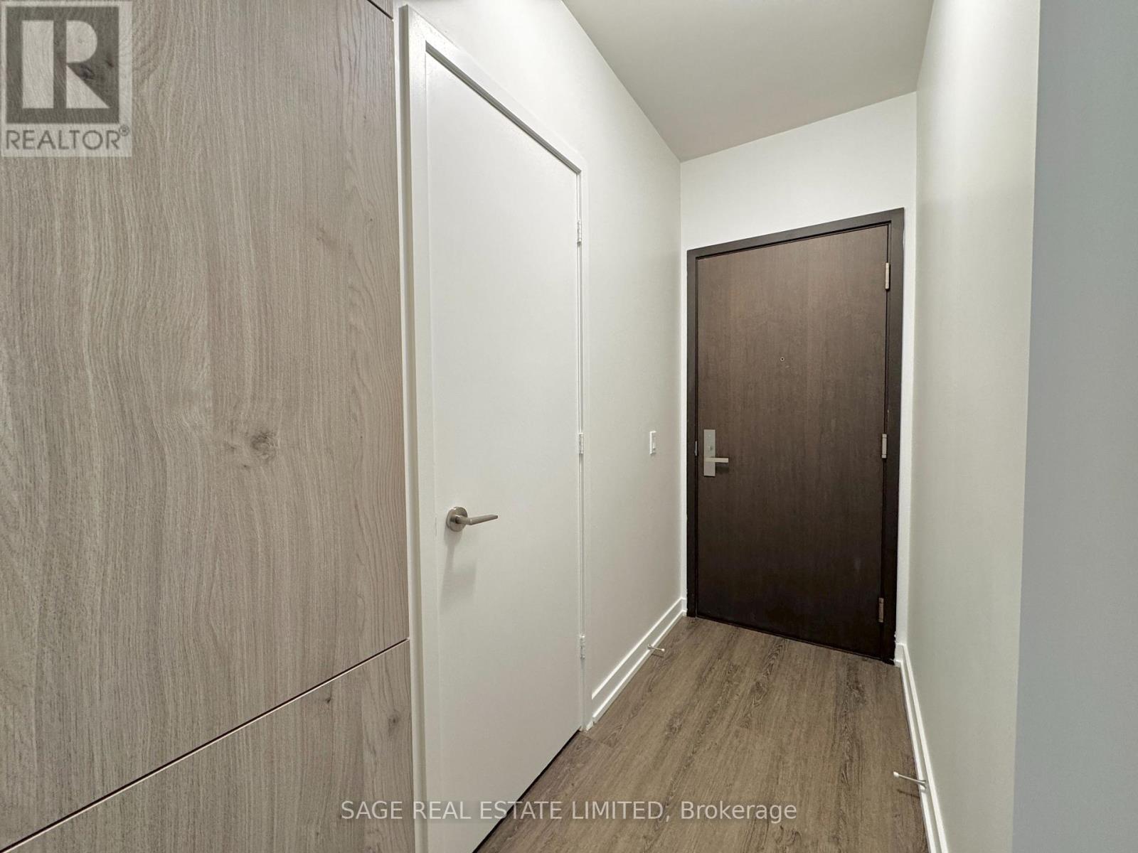 1204 - 1 Yorkville Avenue, Toronto (Annex), Ontario  M4W 0B1 - Photo 3 - C12888720