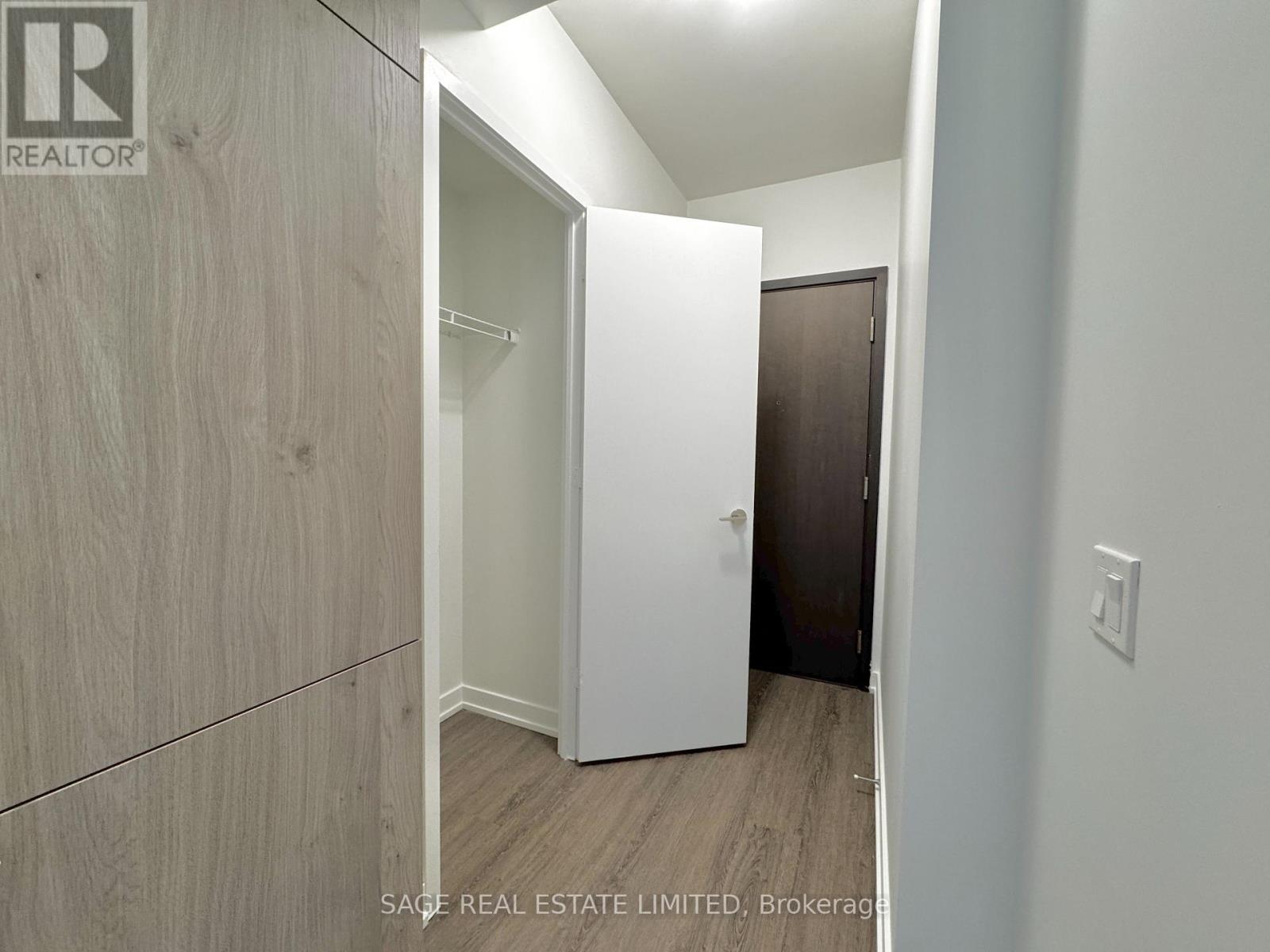 1204 - 1 Yorkville Avenue, Toronto (Annex), Ontario  M4W 0B1 - Photo 4 - C12888720