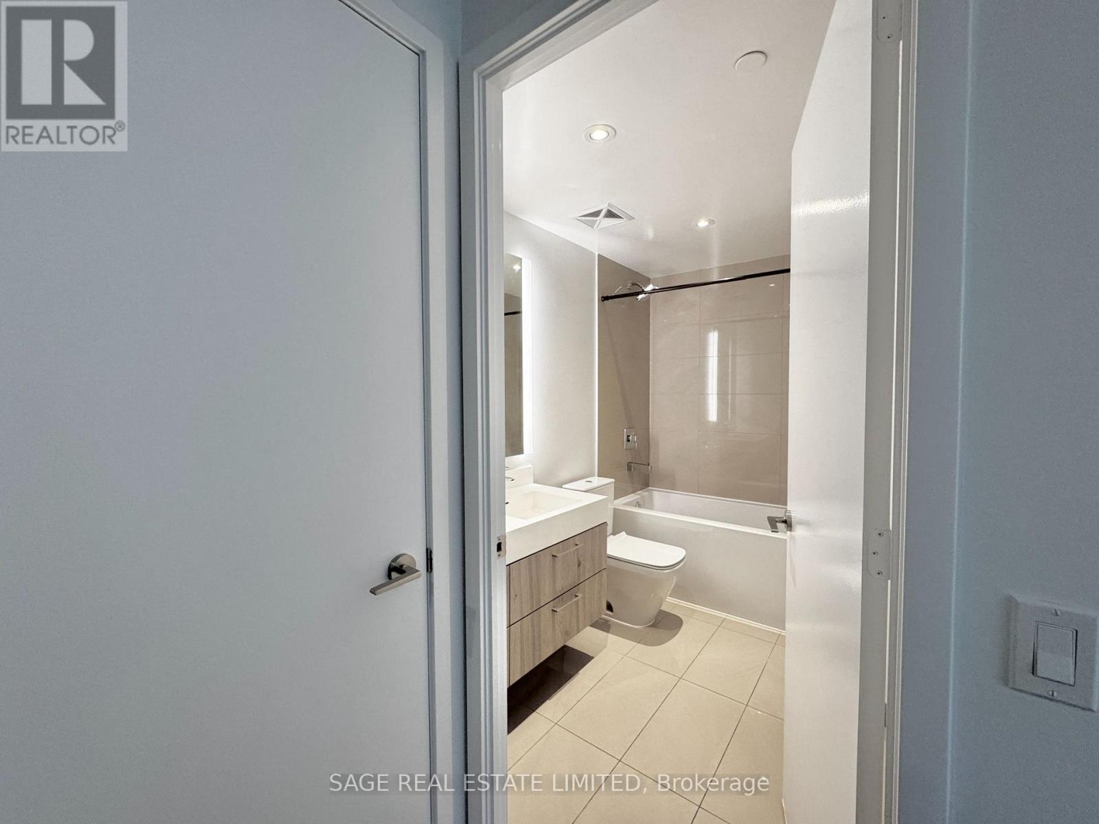 1204 - 1 Yorkville Avenue, Toronto (Annex), Ontario  M4W 0B1 - Photo 6 - C12888720