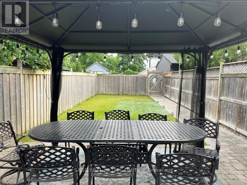 176 Lawlor Avenue, Toronto, Ontario  M4E 3M1 - Photo 19 - E12888698