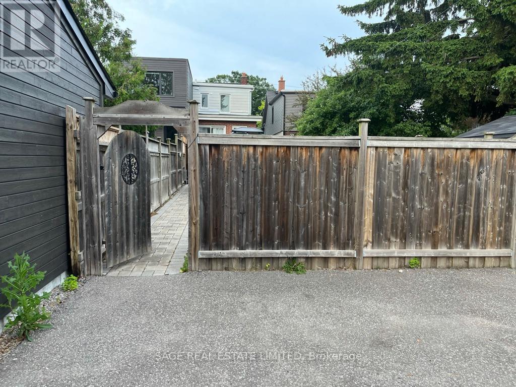 176 Lawlor Avenue, Toronto, Ontario  M4E 3M1 - Photo 21 - E12888698