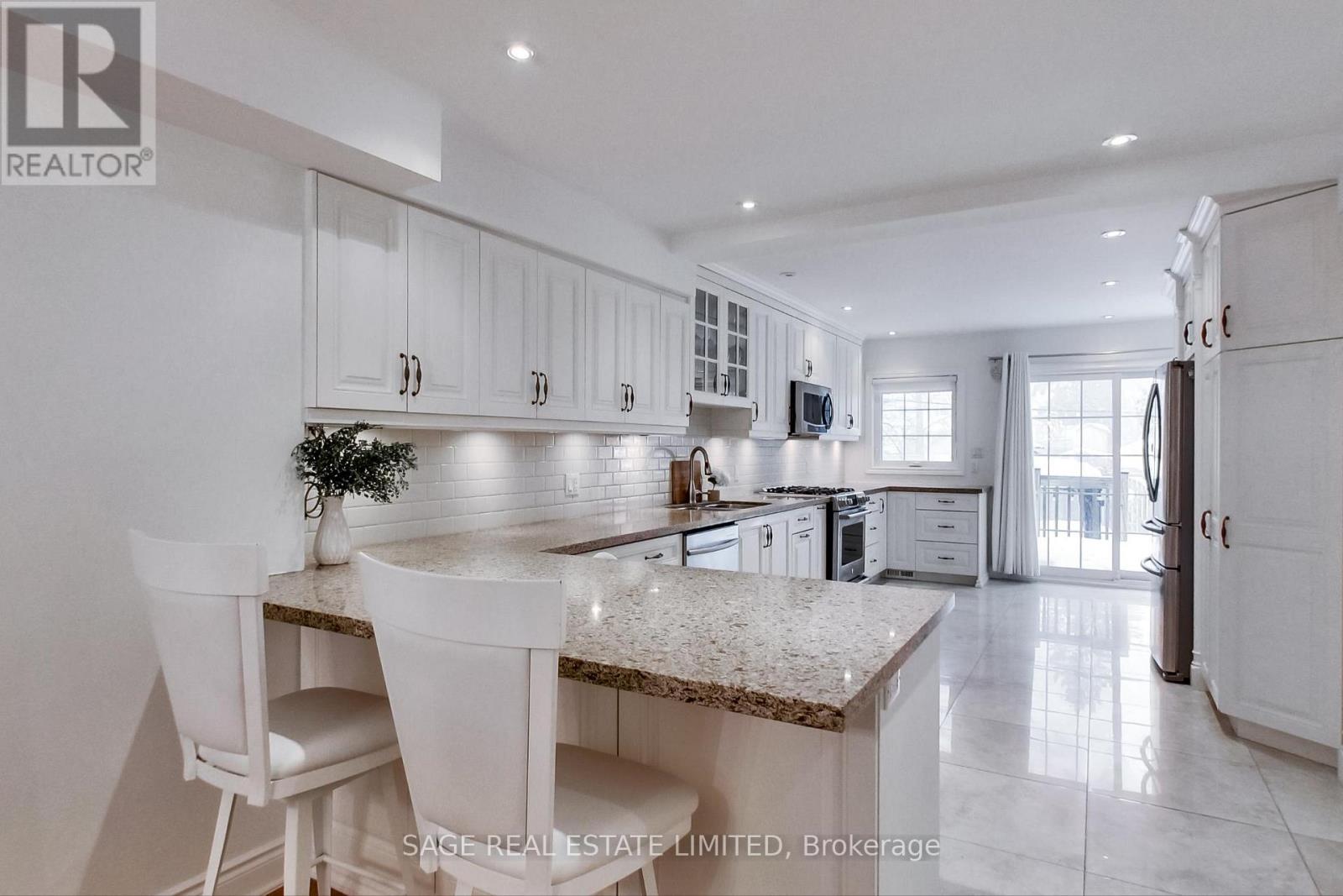 176 Lawlor Avenue, Toronto, Ontario  M4E 3M1 - Photo 7 - E12888698