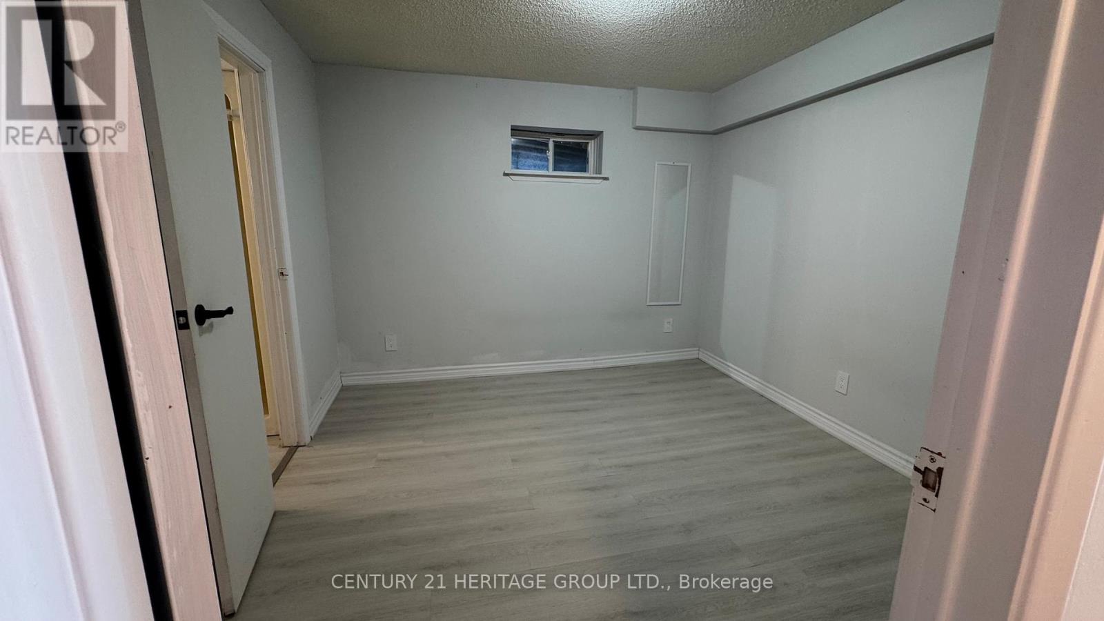 Bsmt - 735 Pam Crescent, Newmarket (Huron Heights-Leslie Valley), Ontario  L3Y 5B7 - Photo 4 - N12888536