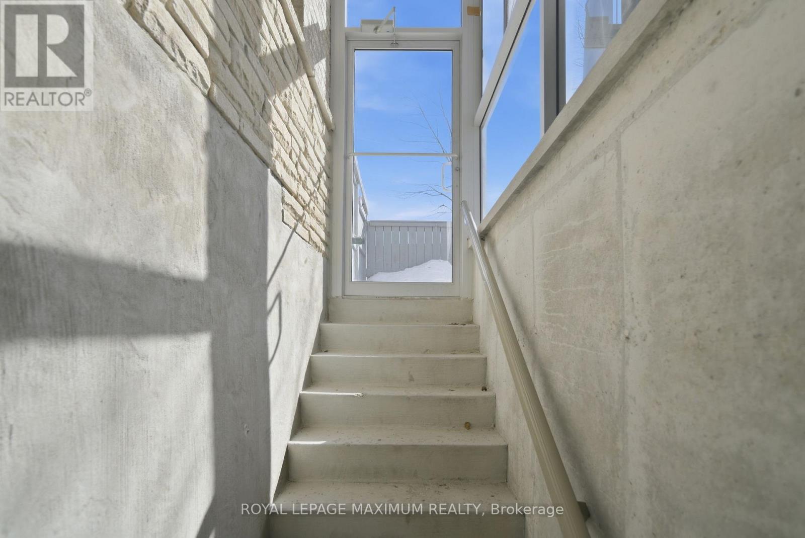 2 Castle Park Boulevard, Vaughan, Ontario  L4H 1M5 - Photo 29 - N12888564