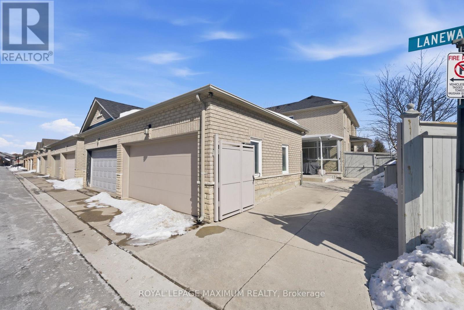 2 Castle Park Boulevard, Vaughan, Ontario  L4H 1M5 - Photo 46 - N12888564