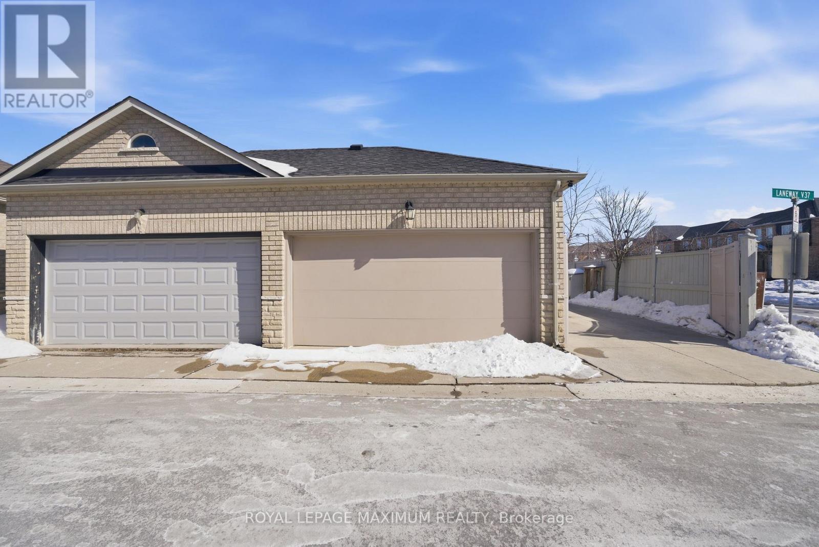 2 Castle Park Boulevard, Vaughan, Ontario  L4H 1M5 - Photo 47 - N12888564