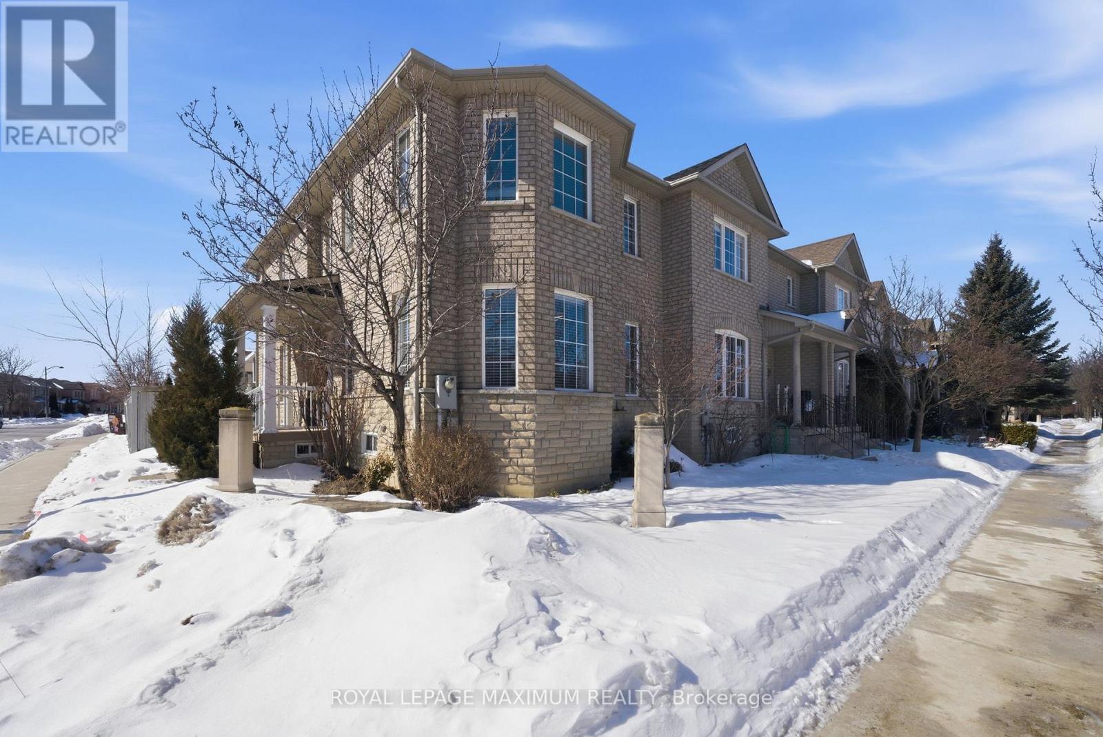 2 Castle Park Boulevard, Vaughan, Ontario  L4H 1M5 - Photo 49 - N12888564