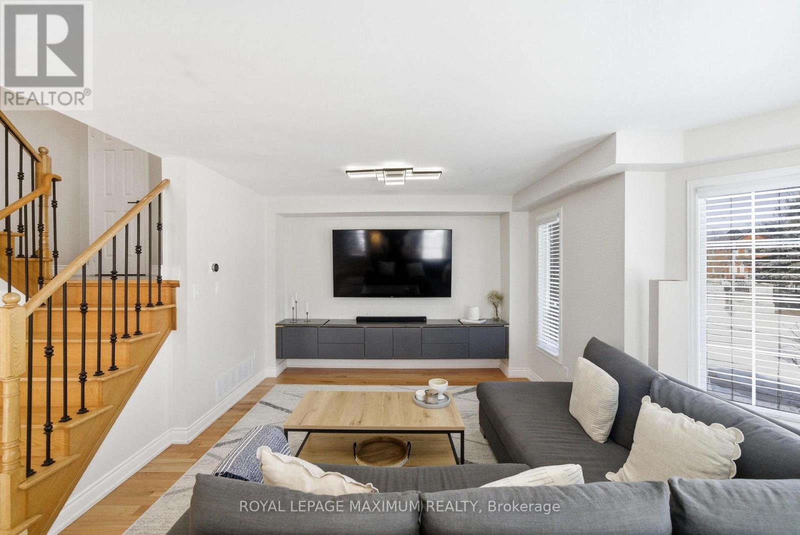 2 Castle Park Boulevard, Vaughan, Ontario  L4H 1M5 - Photo 8 - N12888564