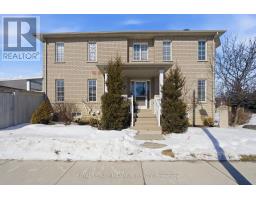 2 CASTLE PARK BOULEVARD, Vaughan, Ontario