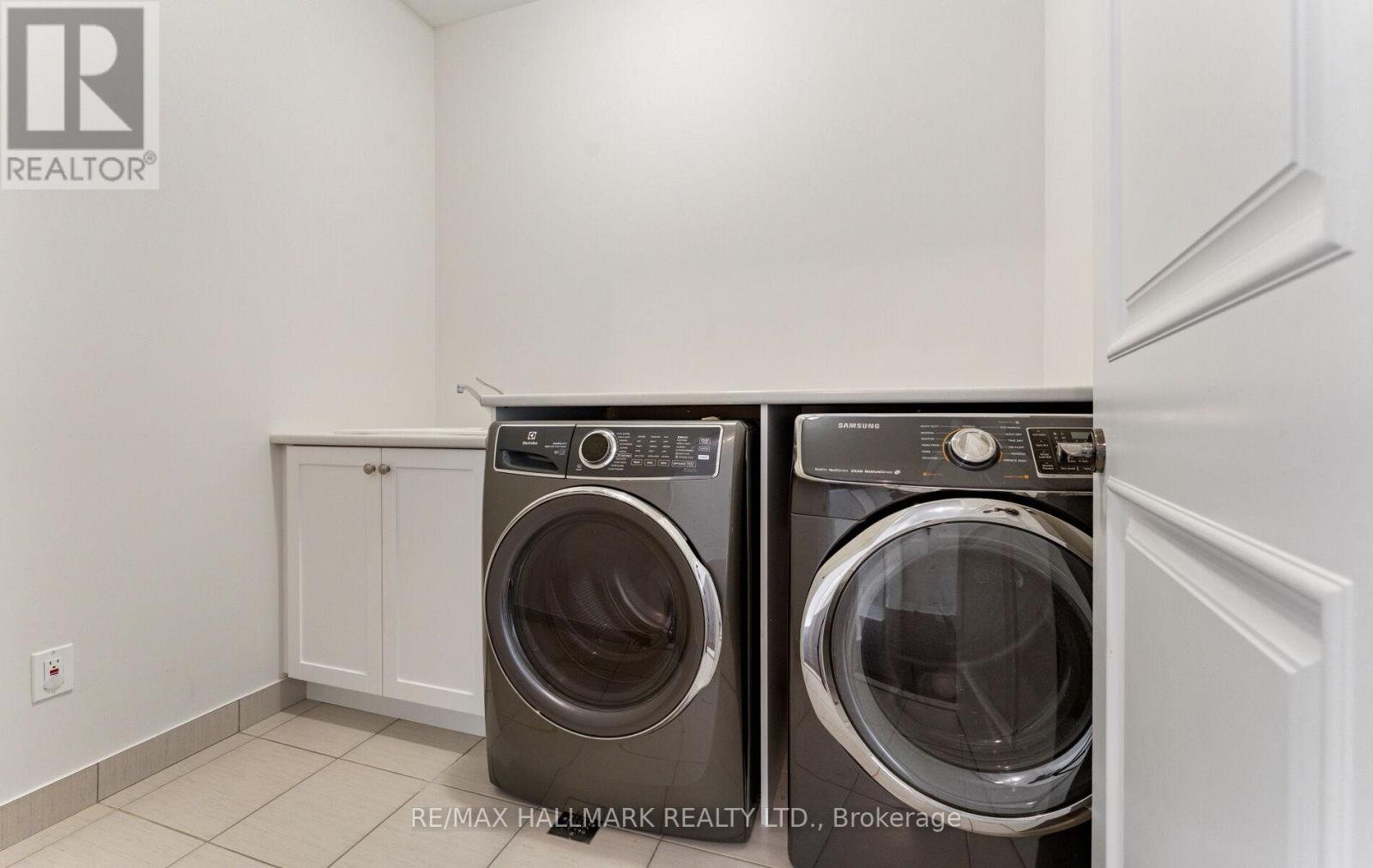 7 Perrigo Court, Vaughan (Patterson), Ontario  L6A 4W8 - Photo 36 - N12888646