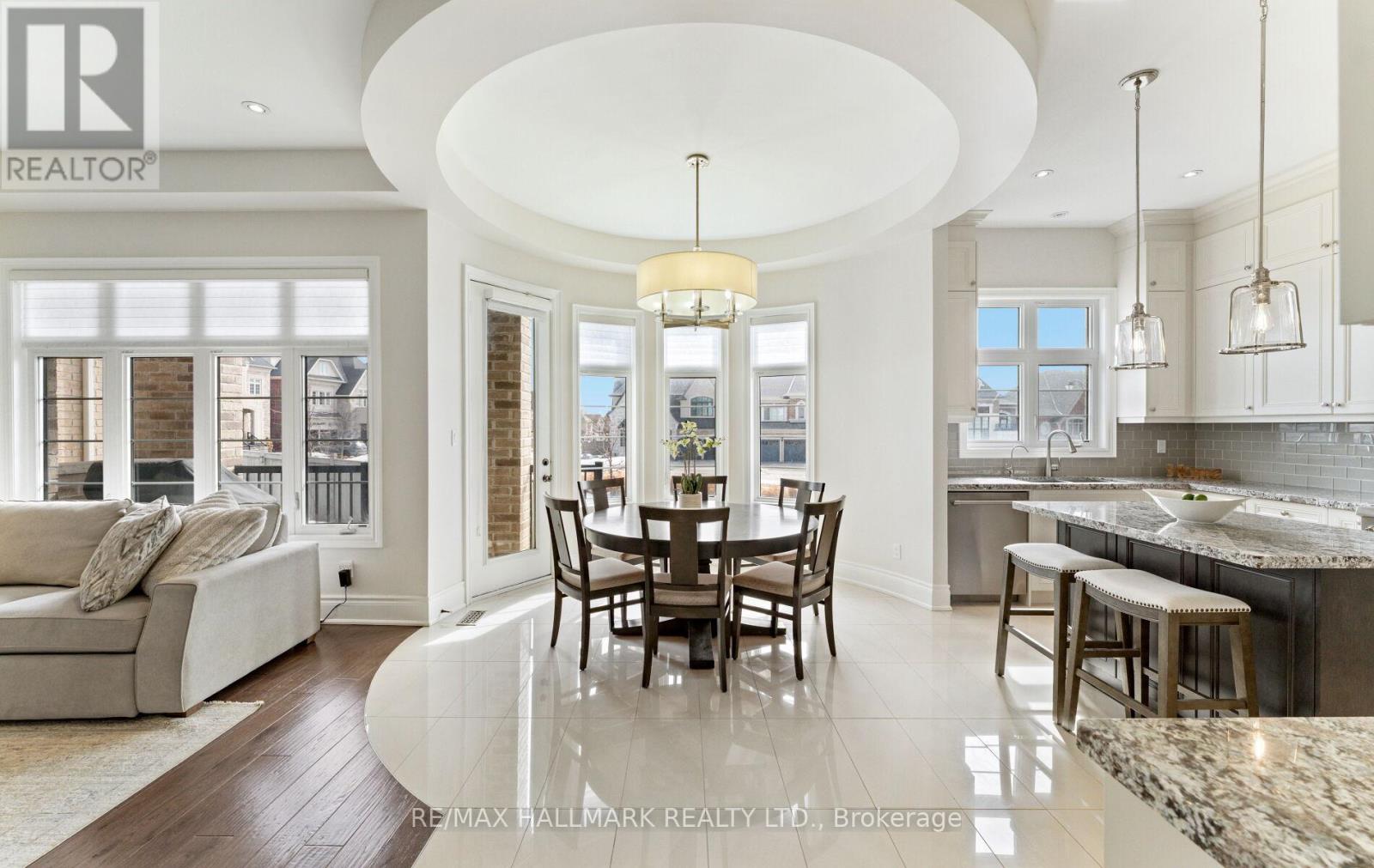 7 Perrigo Court, Vaughan (Patterson), Ontario  L6A 4W8 - Photo 9 - N12888646