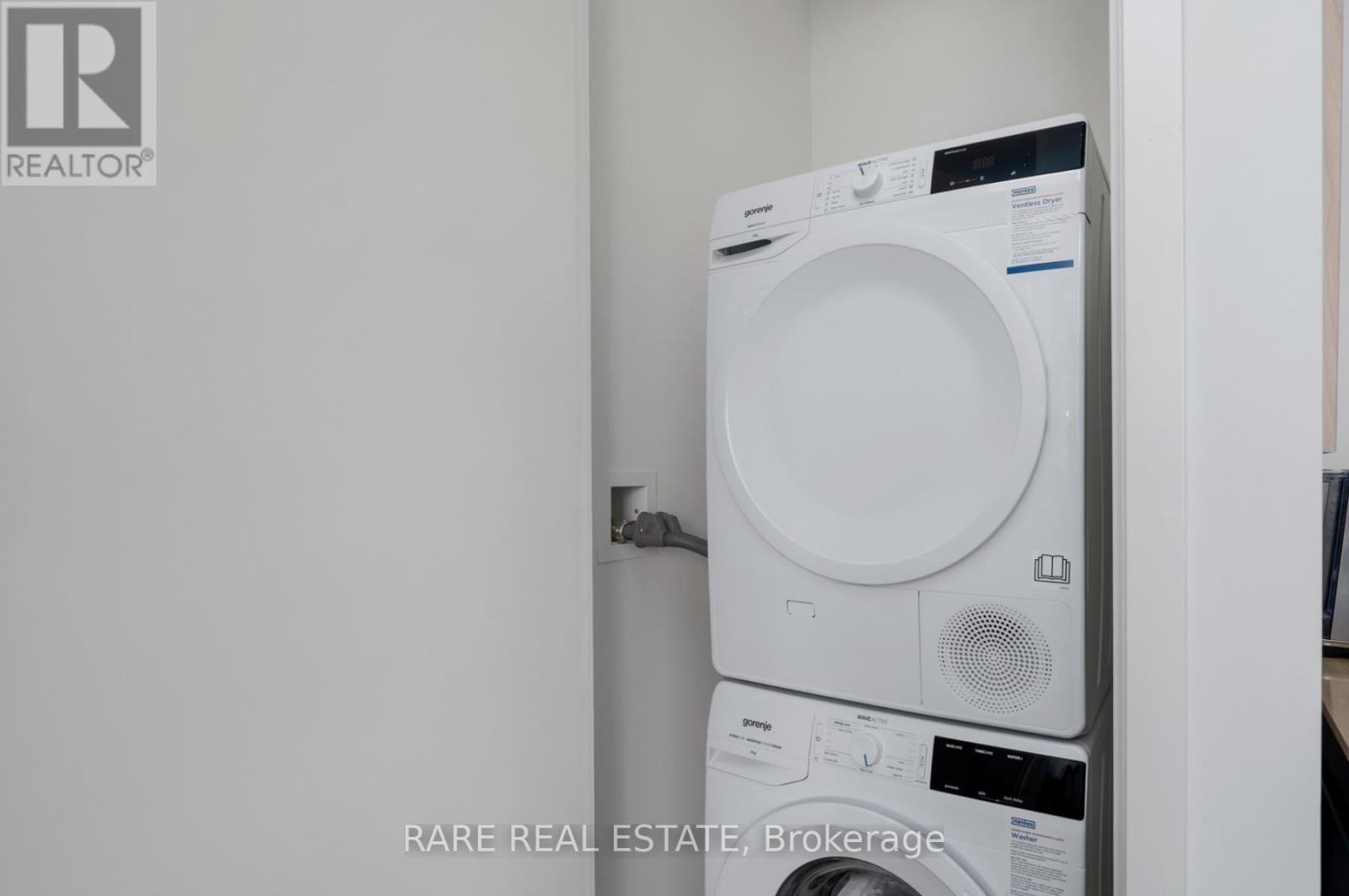 1916 - 28 Interchange Way, Vaughan (Vaughan Corporate Centre), Ontario  L4K 5W3 - Photo 10 - N12888730