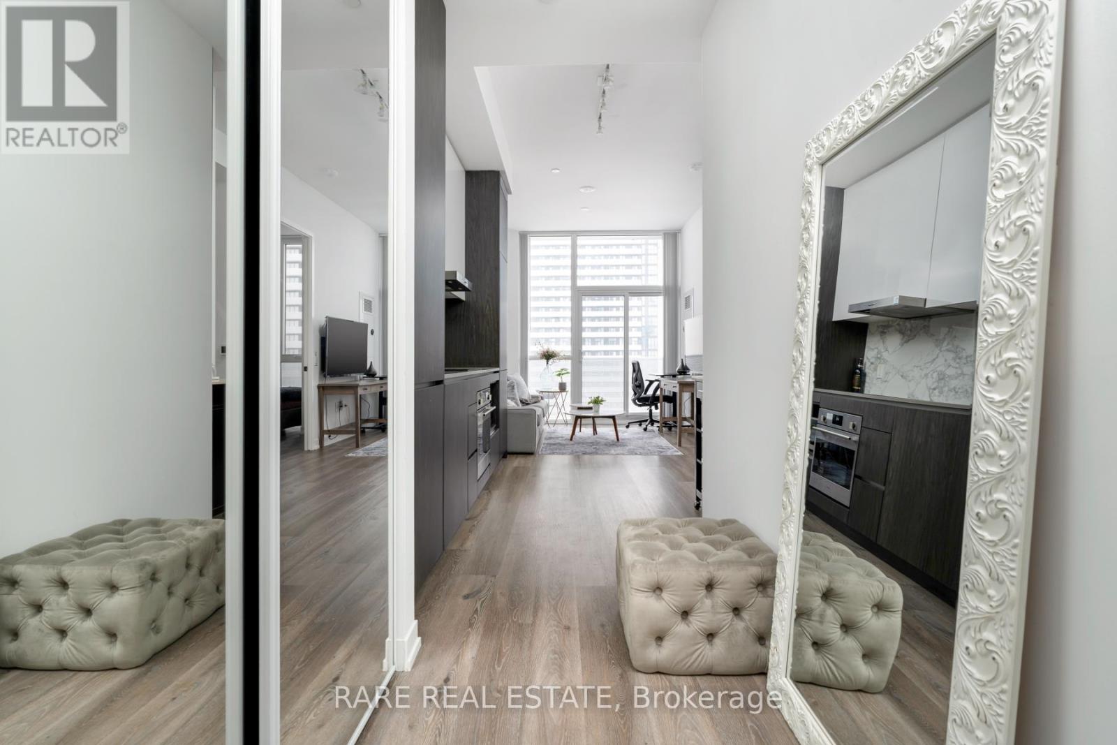 1916 - 28 Interchange Way, Vaughan (Vaughan Corporate Centre), Ontario  L4K 5W3 - Photo 4 - N12888730