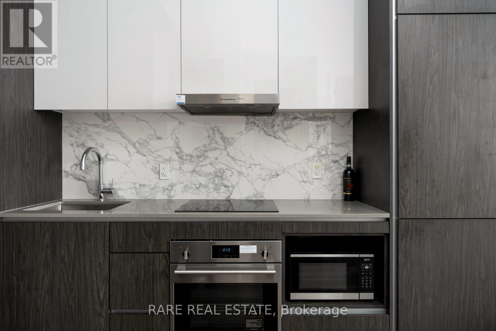 1916 - 28 Interchange Way, Vaughan (Vaughan Corporate Centre), Ontario  L4K 5W3 - Photo 8 - N12888730