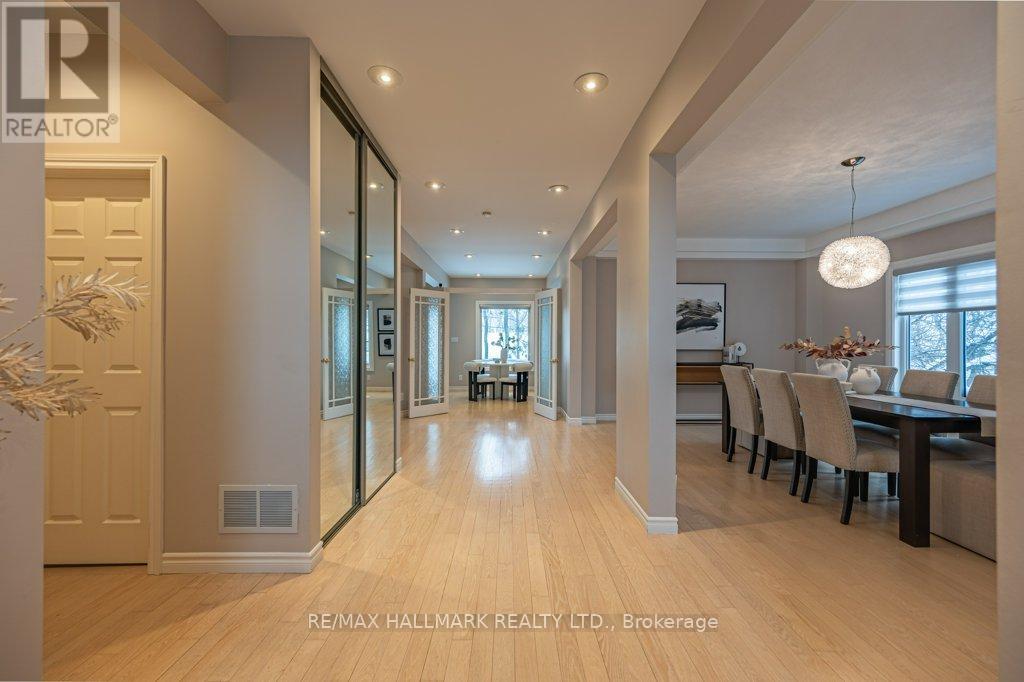 82 Grandview Avenue, Markham, Ontario  L3T 1H4 - Photo 4 - N12888760