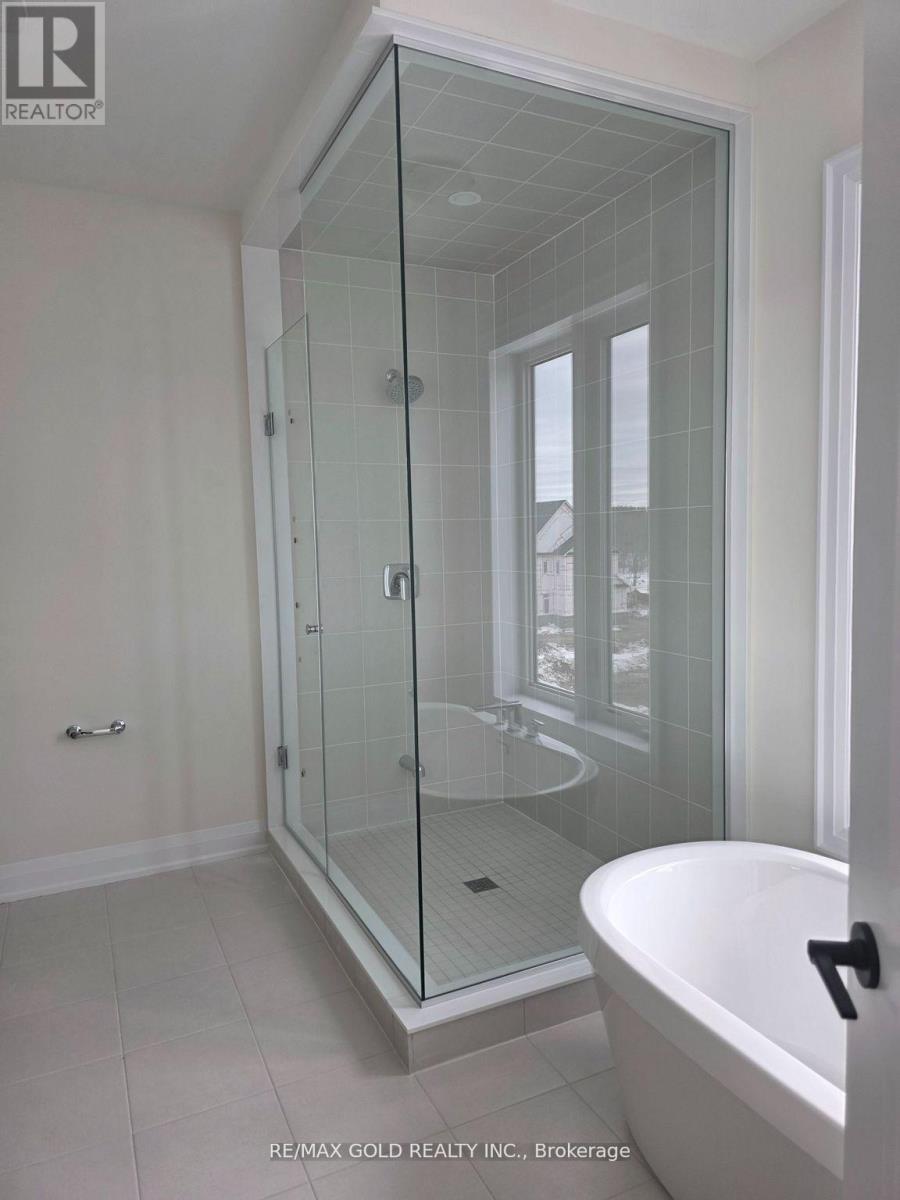 8 Vinnicombe Drive, Oro-Medonte, Ontario  L0L 2L0 - Photo 21 - S12888700