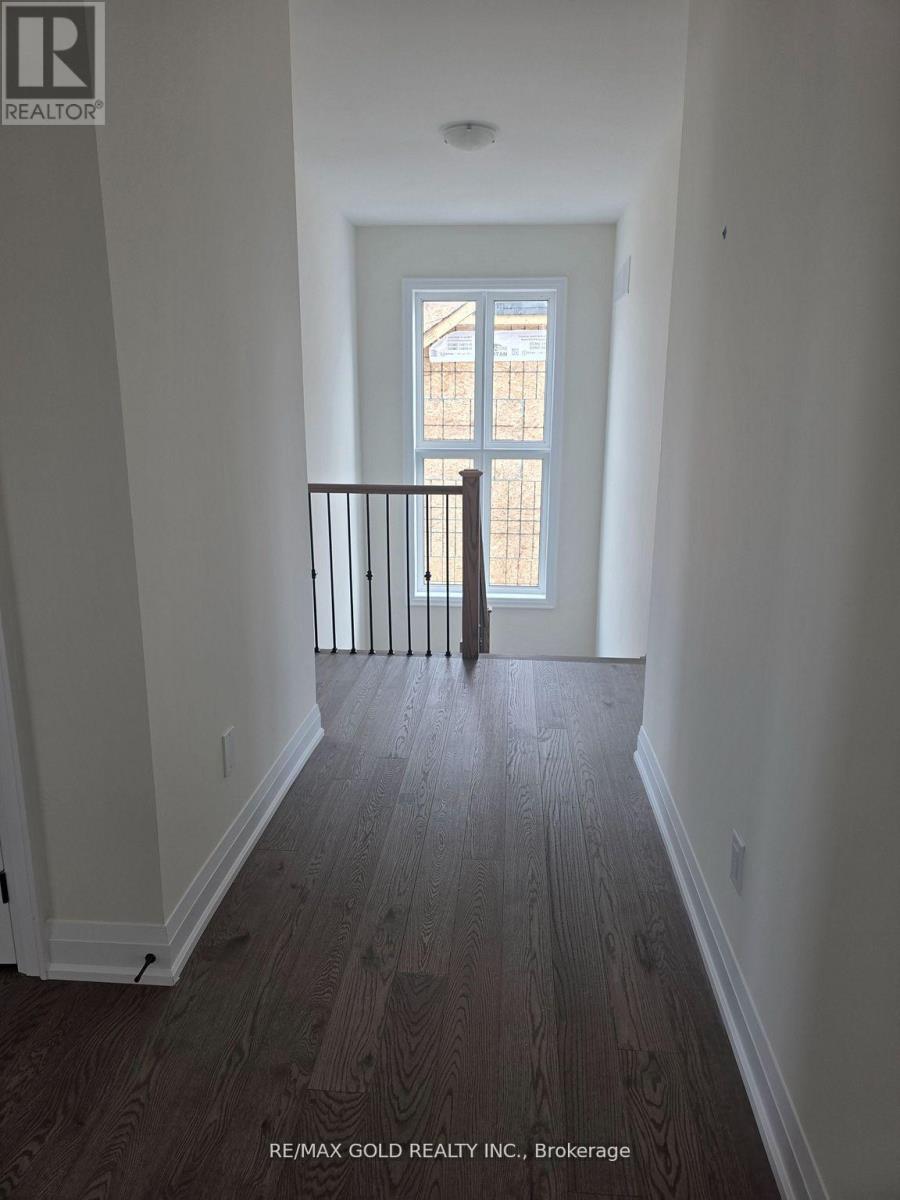 8 Vinnicombe Drive, Oro-Medonte, Ontario  L0L 2L0 - Photo 24 - S12888700