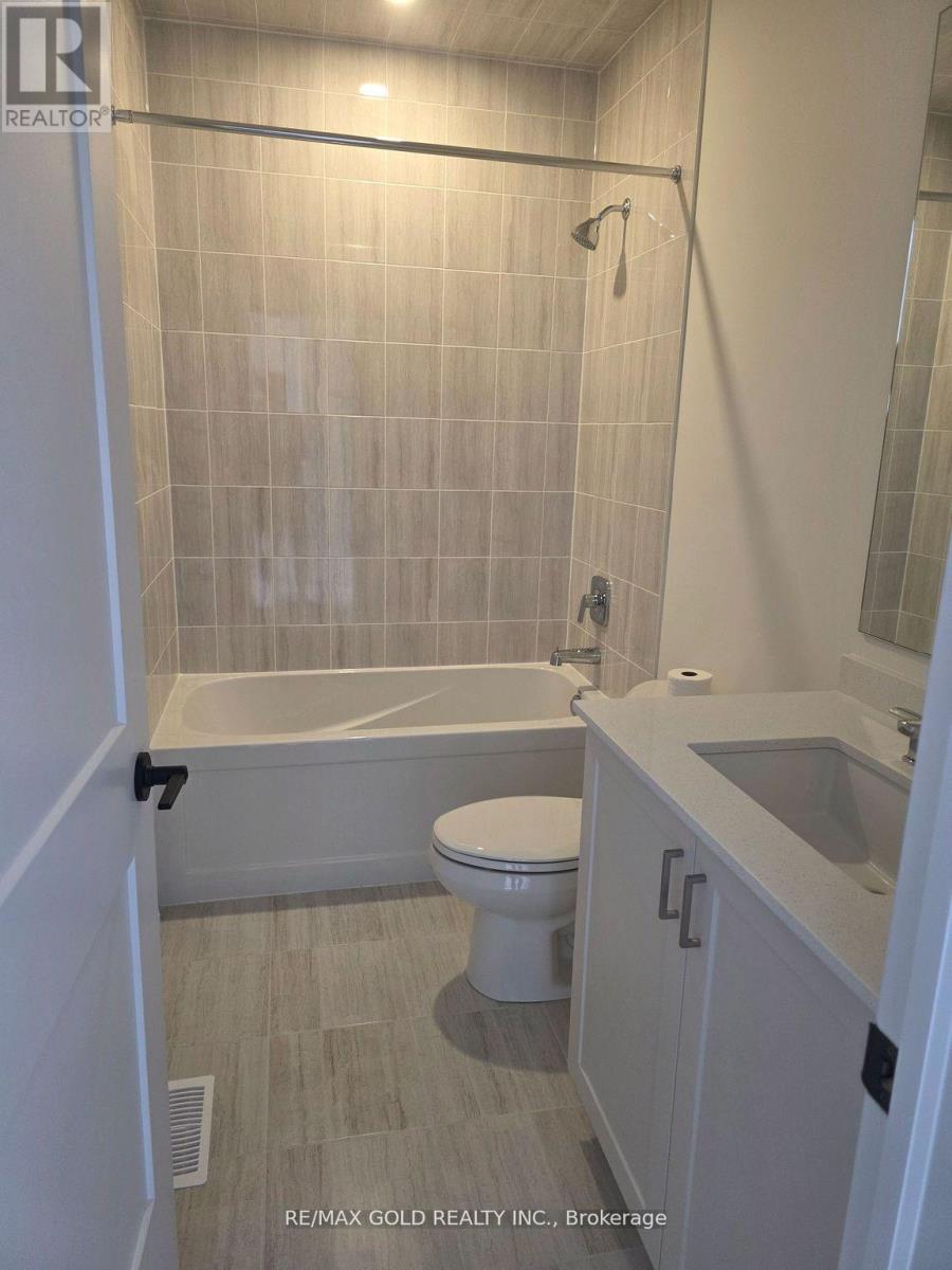 8 Vinnicombe Drive, Oro-Medonte, Ontario  L0L 2L0 - Photo 25 - S12888700