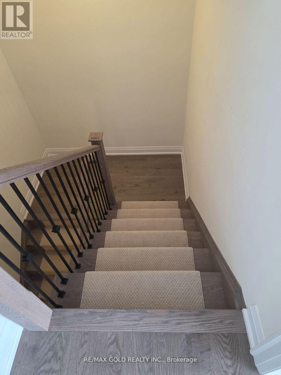 8 Vinnicombe Drive, Oro-Medonte, Ontario  L0L 2L0 - Photo 26 - S12888700