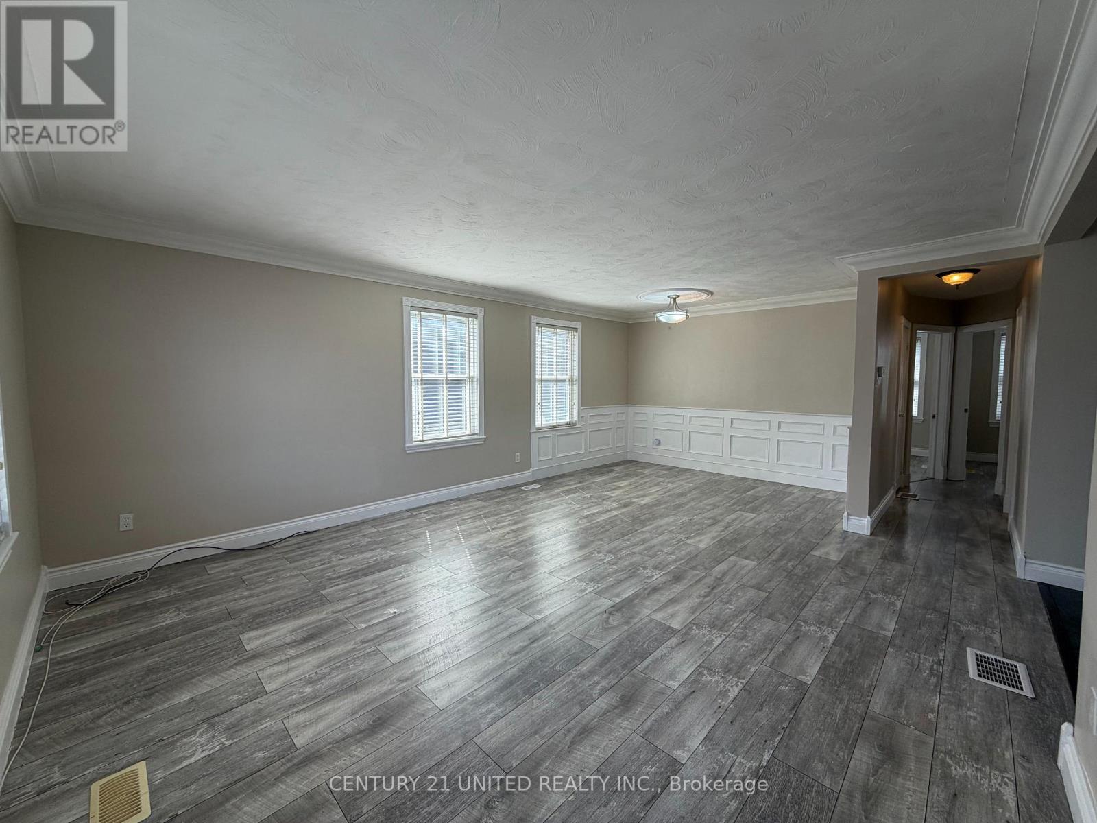 Upper - 685 Armour Road, Peterborough, Ontario  K9H 1Z5 - Photo 3 - X12887546