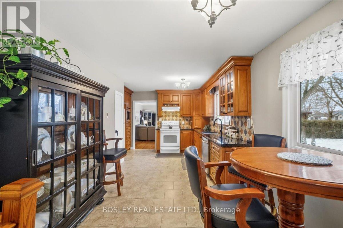 9376 Wellington Rd 124 Road, Erin, Ontario  N0B 1T0 - Photo 5 - X12888280