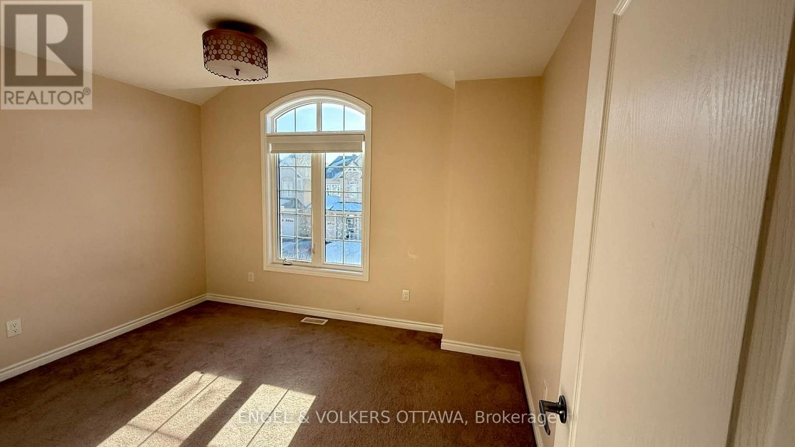 611 Silver Spruce Way, Ottawa, Ontario  K2M 0L2 - Photo 22 - X12888598
