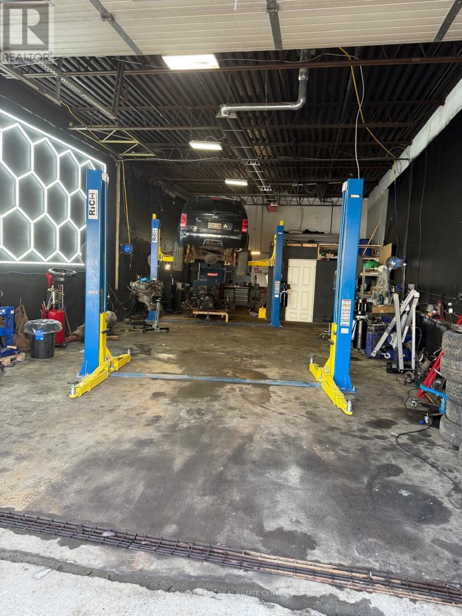 45 Iron Street, Toronto, Ontario  M9W 1H1 - Photo 13 - W12888542