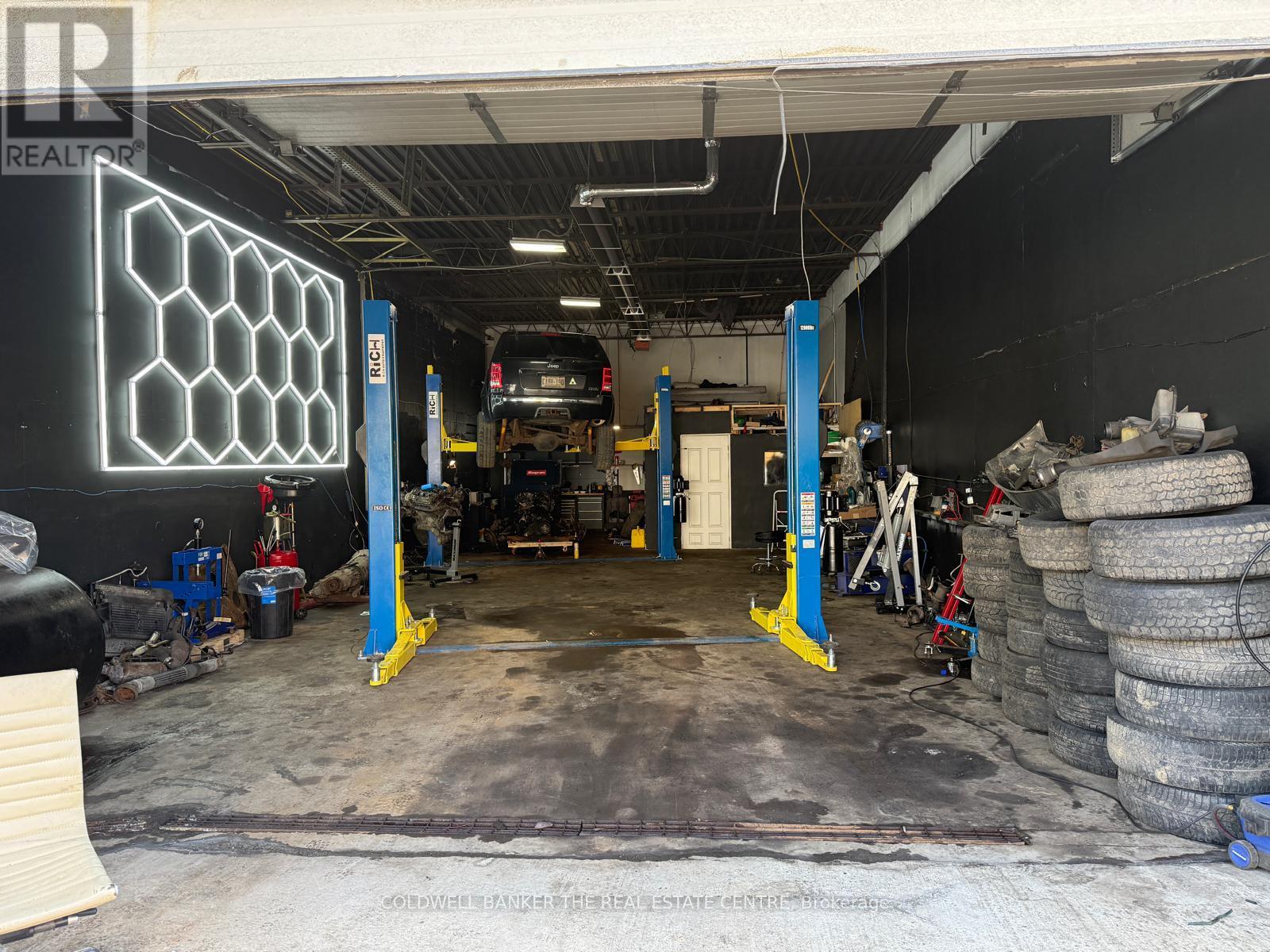 45 Iron Street, Toronto, Ontario  M9W 1H1 - Photo 15 - W12888542