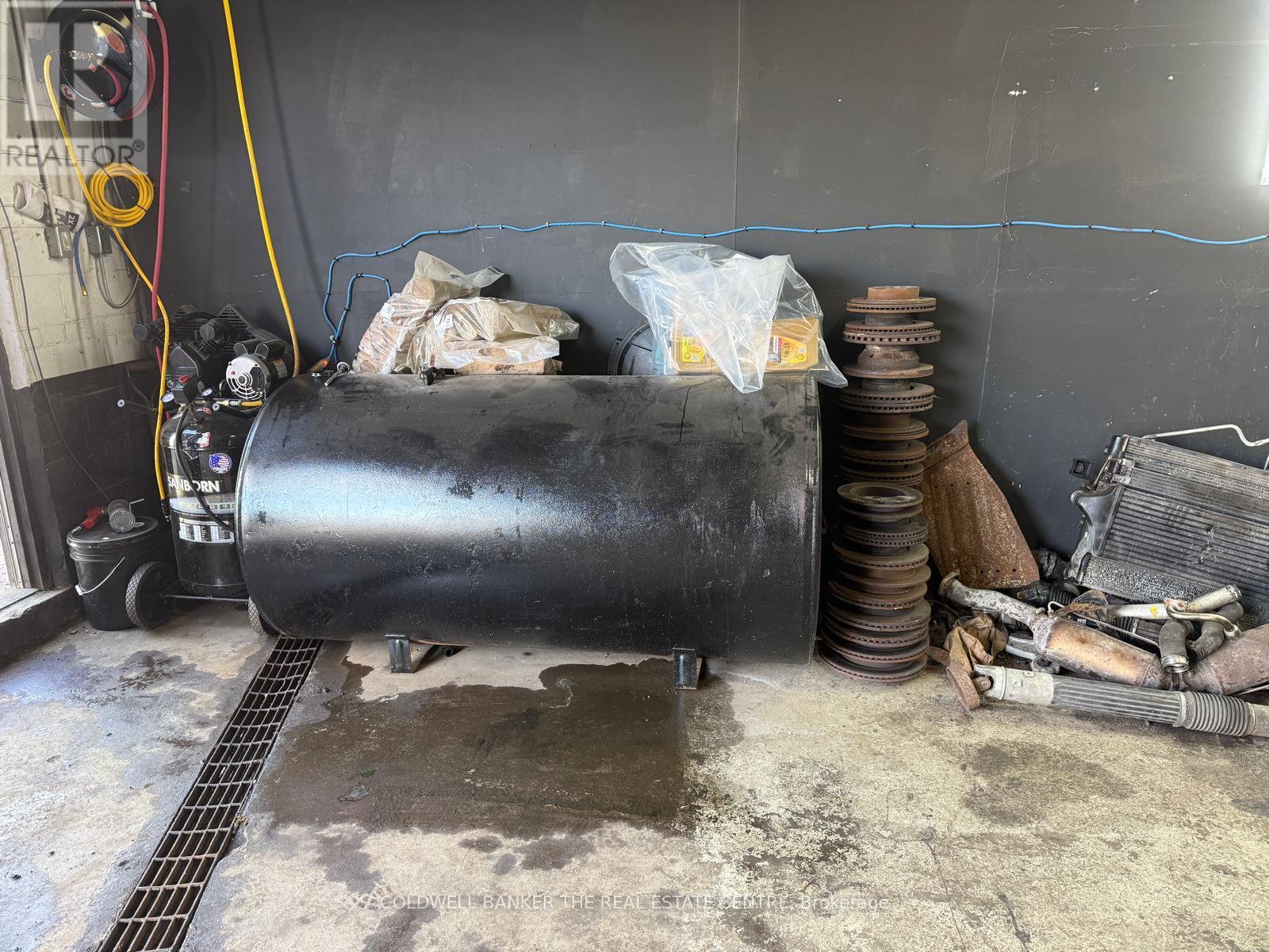 45 Iron Street, Toronto, Ontario  M9W 1H1 - Photo 8 - W12888542