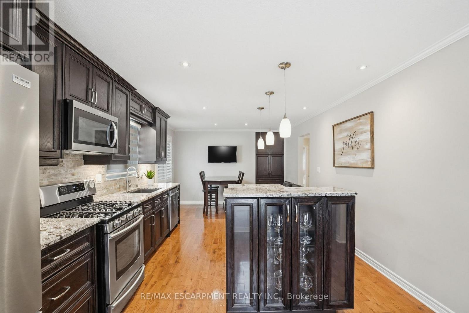 1995 Kerns Road, Burlington, Ontario  L7P 3J2 - Photo 13 - W12888578