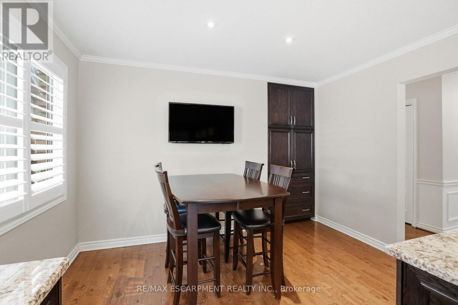 1995 Kerns Road, Burlington, Ontario  L7P 3J2 - Photo 14 - W12888578