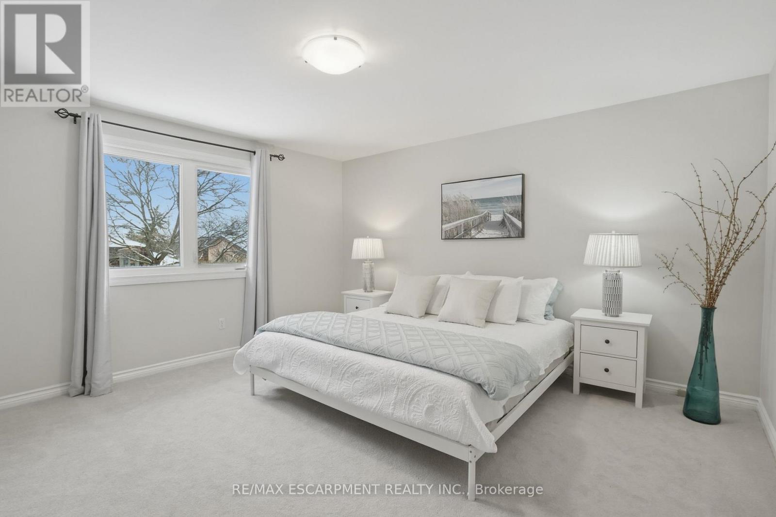 1995 Kerns Road, Burlington, Ontario  L7P 3J2 - Photo 16 - W12888578