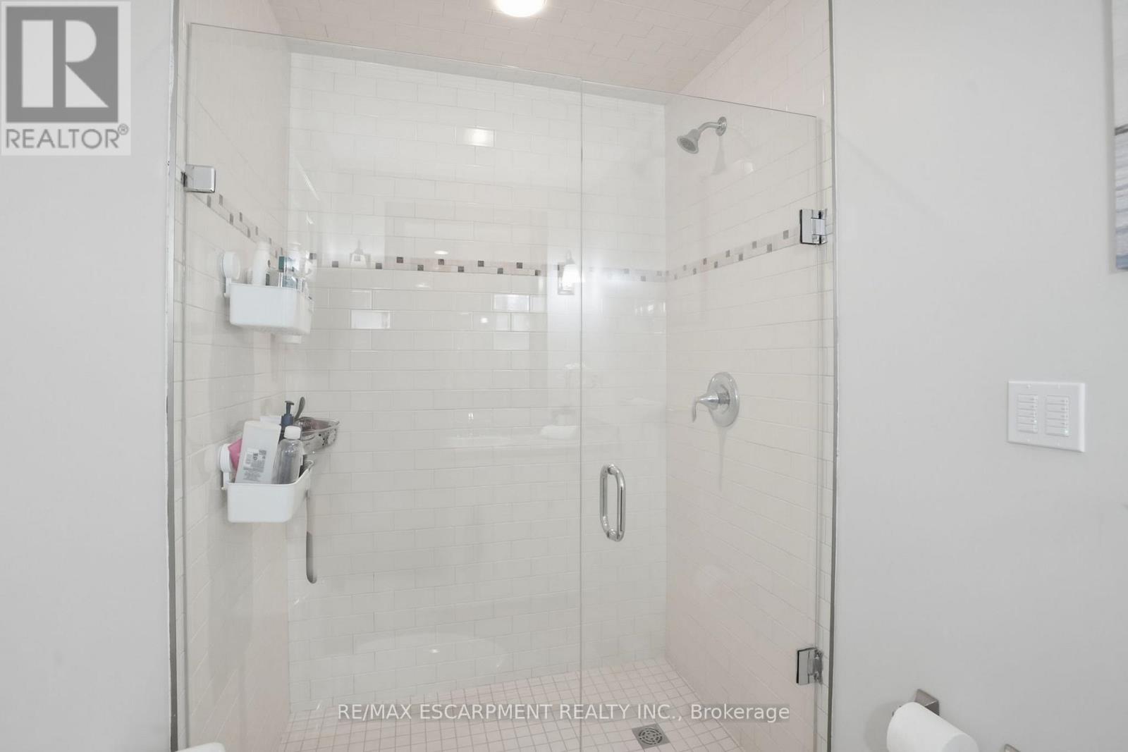 1995 Kerns Road, Burlington, Ontario  L7P 3J2 - Photo 19 - W12888578