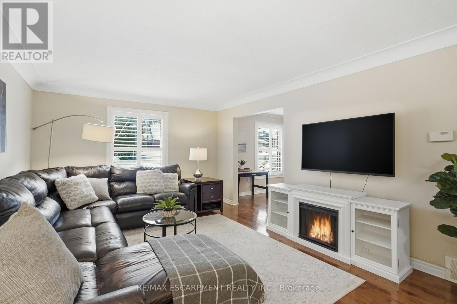 1995 Kerns Road, Burlington, Ontario  L7P 3J2 - Photo 6 - W12888578