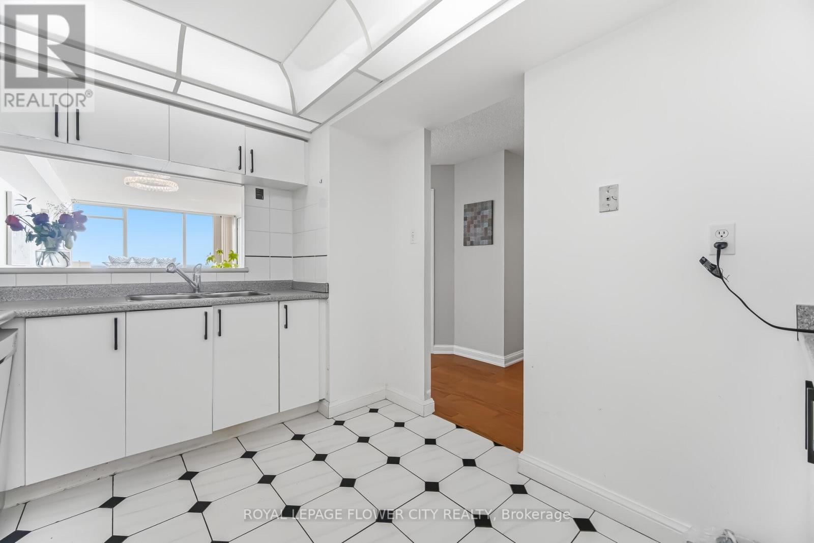 2103 - 22 Hanover Road, Brampton, Ontario  L6S 5K7 - Photo 28 - W12888586