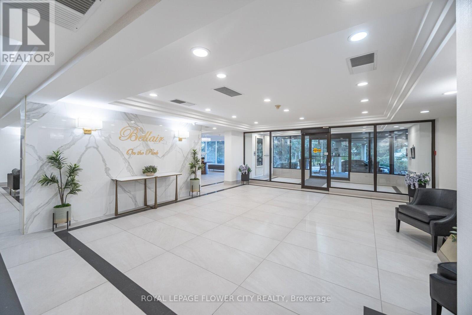 2103 - 22 Hanover Road, Brampton, Ontario  L6S 5K7 - Photo 3 - W12888586