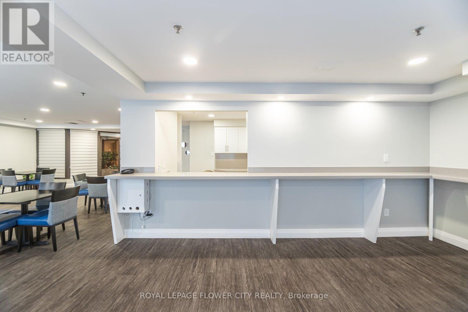 2103 - 22 Hanover Road, Brampton, Ontario  L6S 5K7 - Photo 8 - W12888586