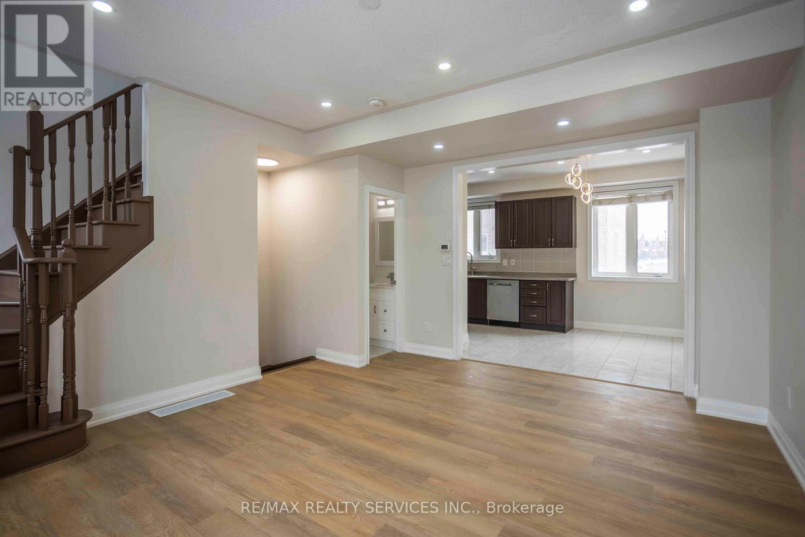 5 Sprucewood Road, Brampton, Ontario  L6Z 0J3 - Photo 10 - W12888612